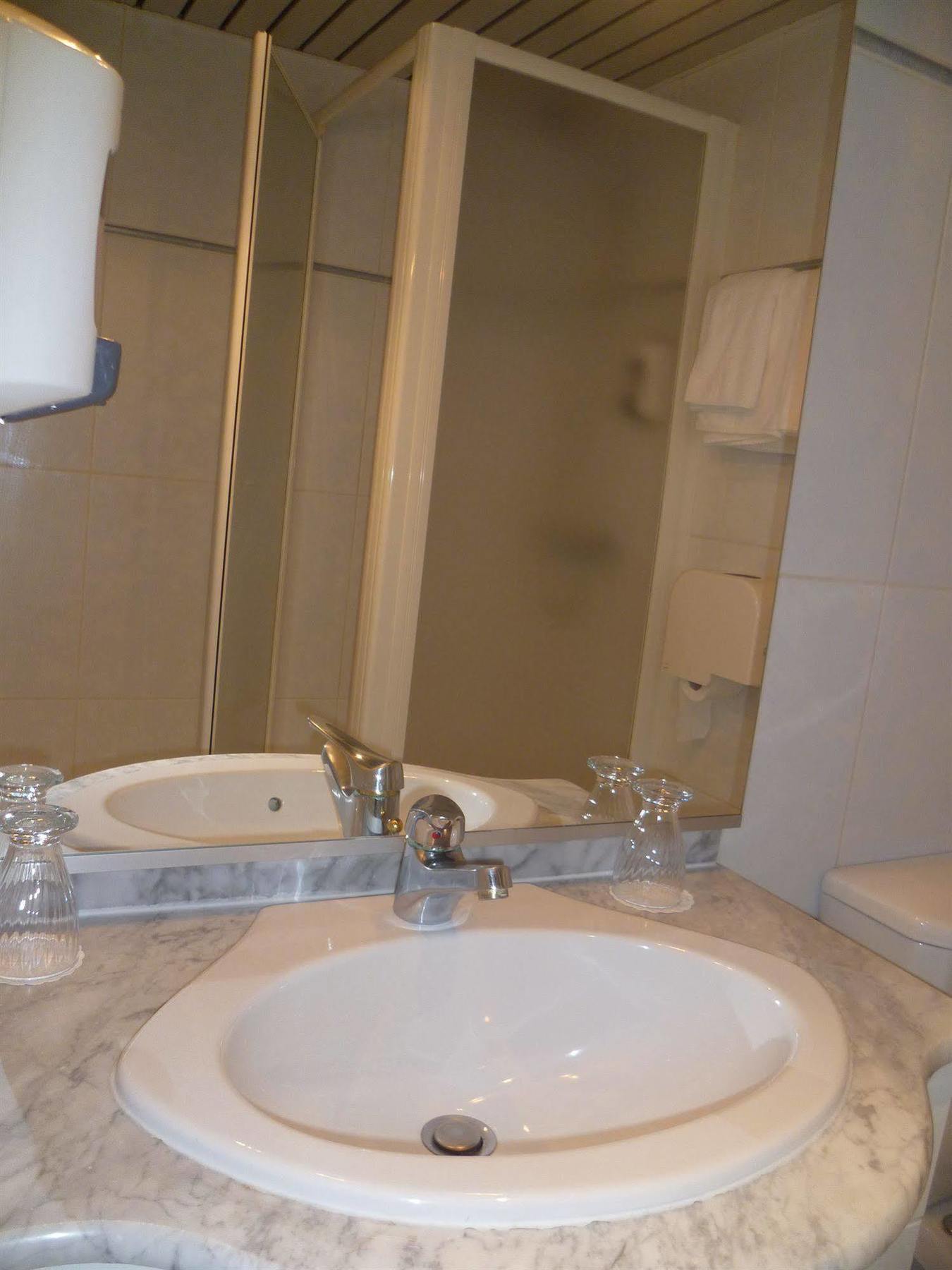 Hotel Le Terminus Монс Экстерьер фото